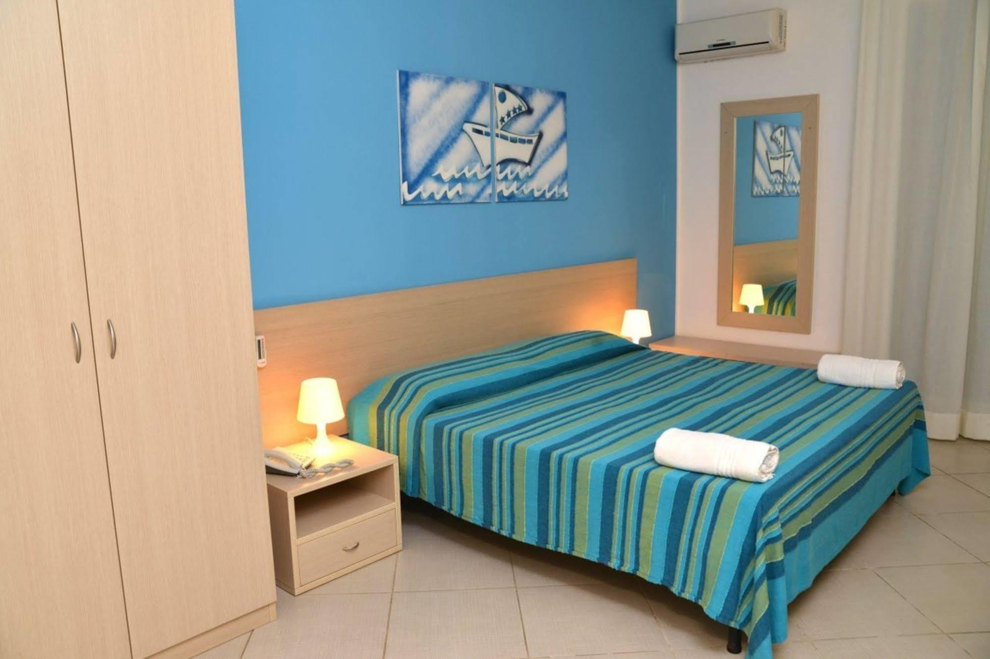 Hotel Baia Del Sole Marina di Ragusa Exterior photo